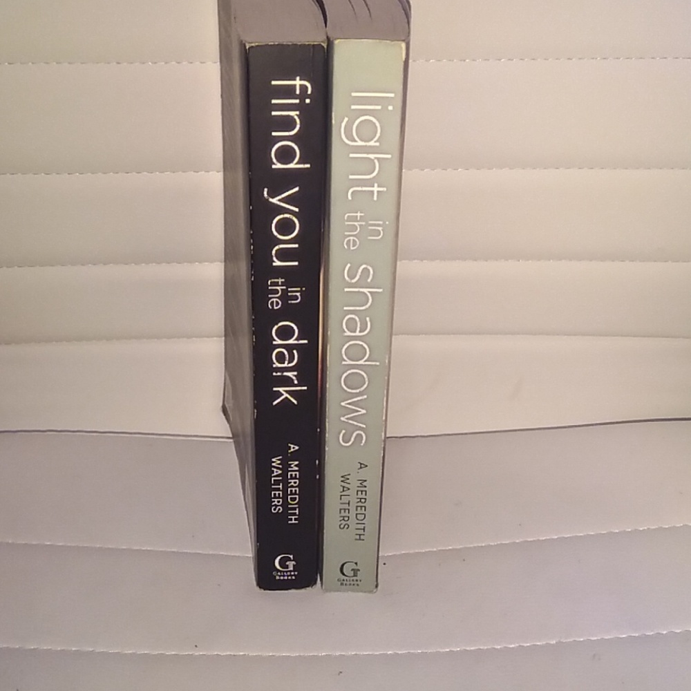 Books - Picture 3 of 3